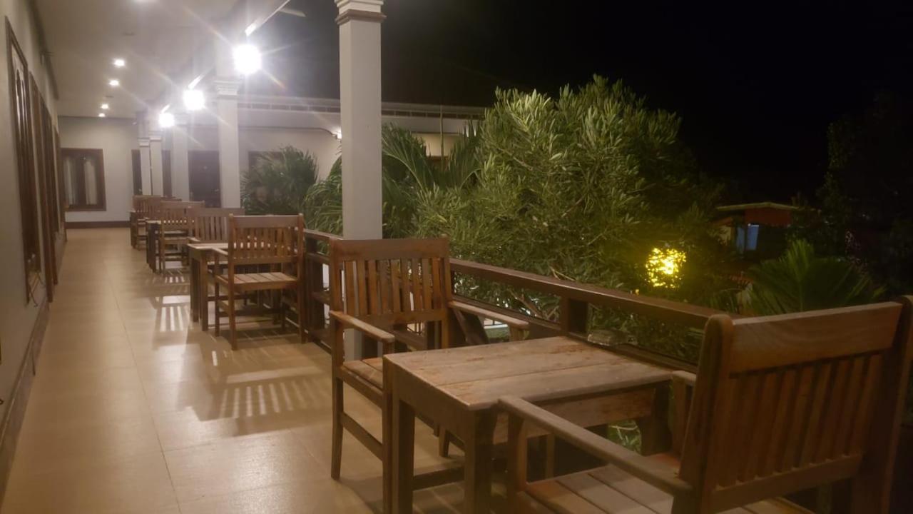 Mama Leurth Sunset Guesthouse Ban Dondét Exterior foto